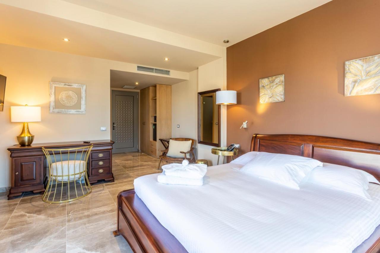 Elysian Luxury Hotel And Spa Kalamata Exterior foto